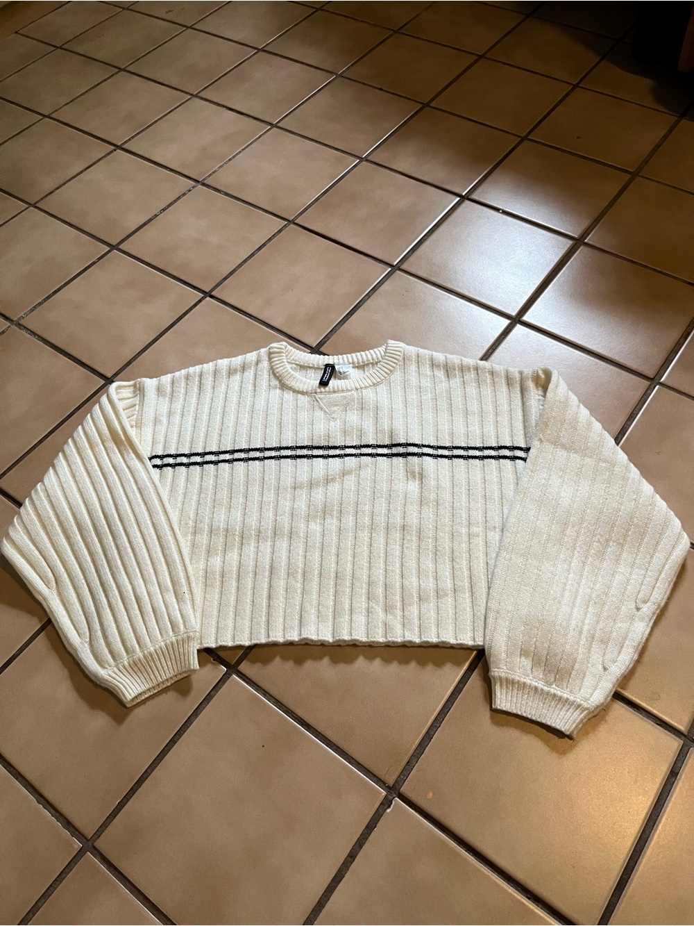 H&M Cream Ribbed Cropped Sweater with Black Stripe
